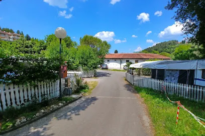 AF1QipOCEuKw69GEU8f 8L820OvxMShCVyySJfiUjeHtw408 h272 k no